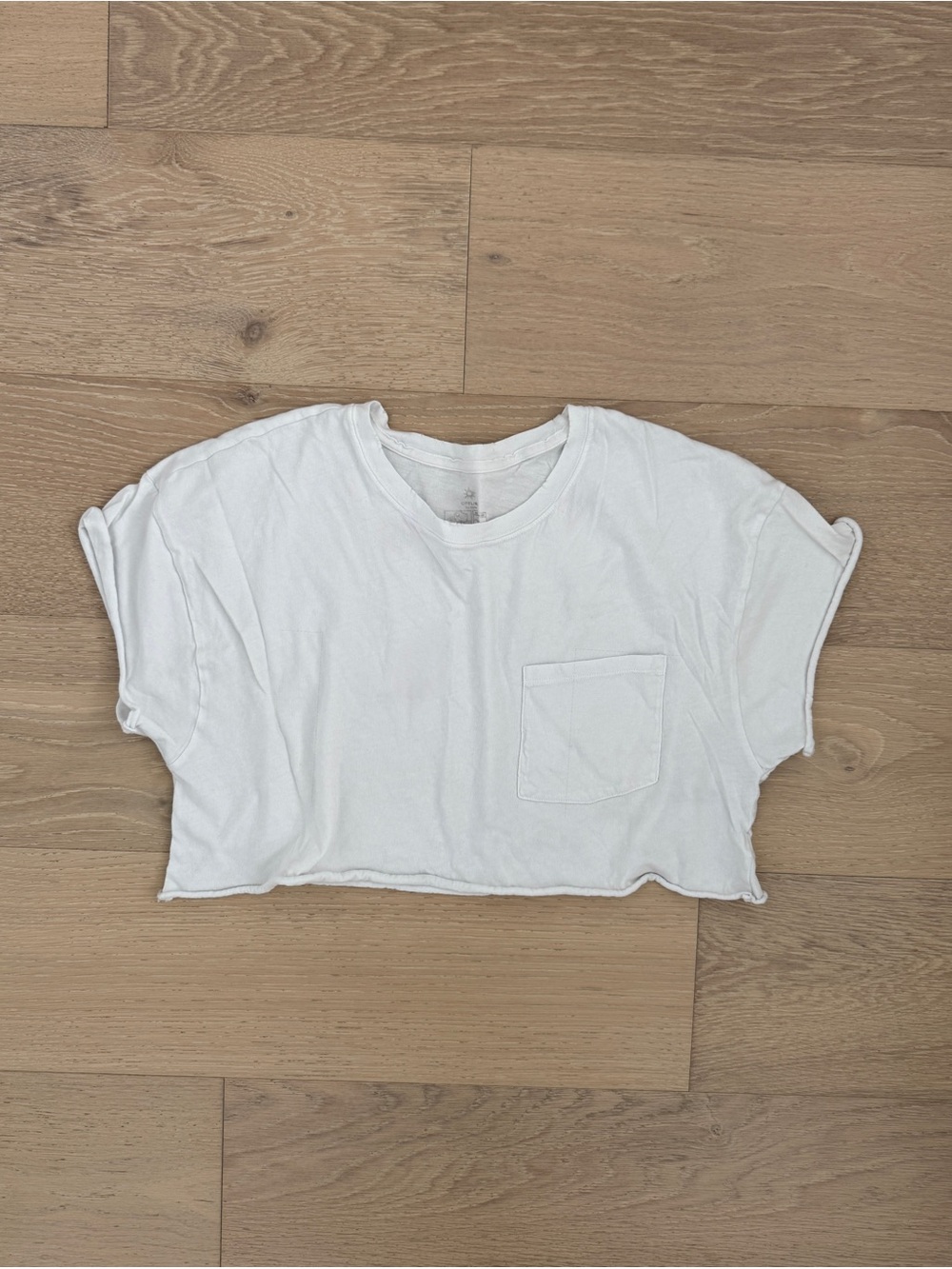 Offline by Aerie White Solid Cropped Crew Neck Pocket Tee Short Sleeve M